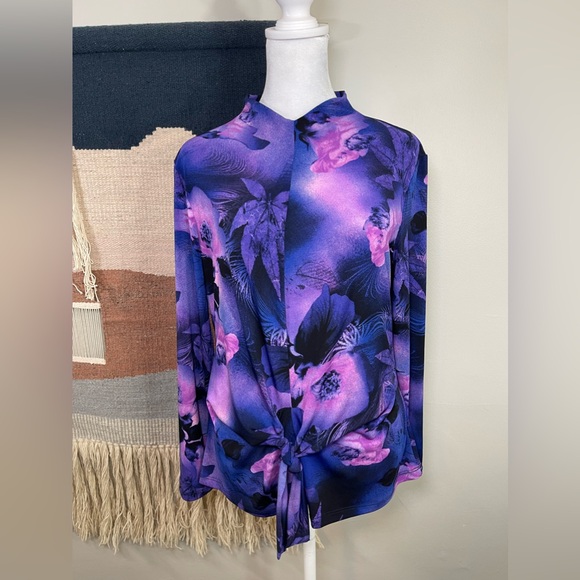 NWOT Clara Sunwoo Wrinkle Free Deep Ocean Floral Romantic Tie Front Blouse S - Picture 3 of 9